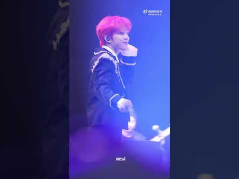 [Live] Zhang Xingte sings "About Her"【张星特】现场唱《关于她的事》好好听！逃离尼莫点巡演武汉 Escape Point Nemo Tour Wuhan