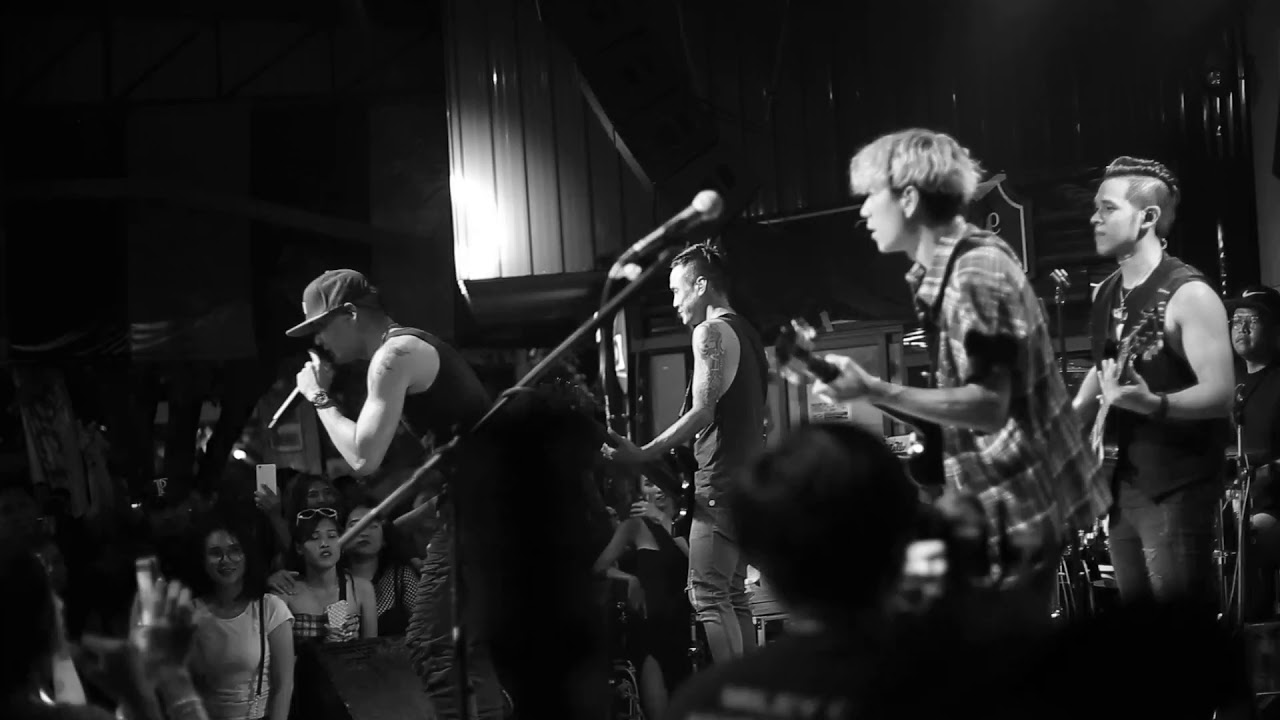 ท้าชน - CLASH live at Octoguz