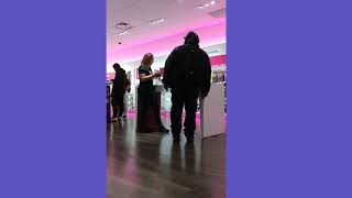 Man gets angry in Tmobile store