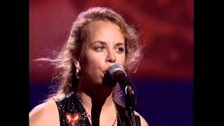 He Thinks He'll Keep Her - Mary Chapin Carpenter @ Wolf Trap chords