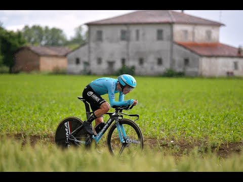Бейне: Джиро д'Италия 2019: Каталдо 15-кезеңде жеңіске жеткенде, Нибали Рогличті тістеп алды