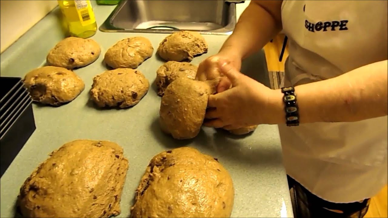 raisin bread assistent mixer - YouTube