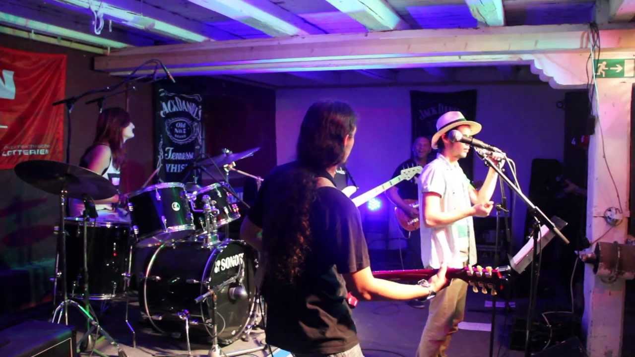 Walk a mile in my shoes - Roland Stinauer Project feat. Mate Fodor