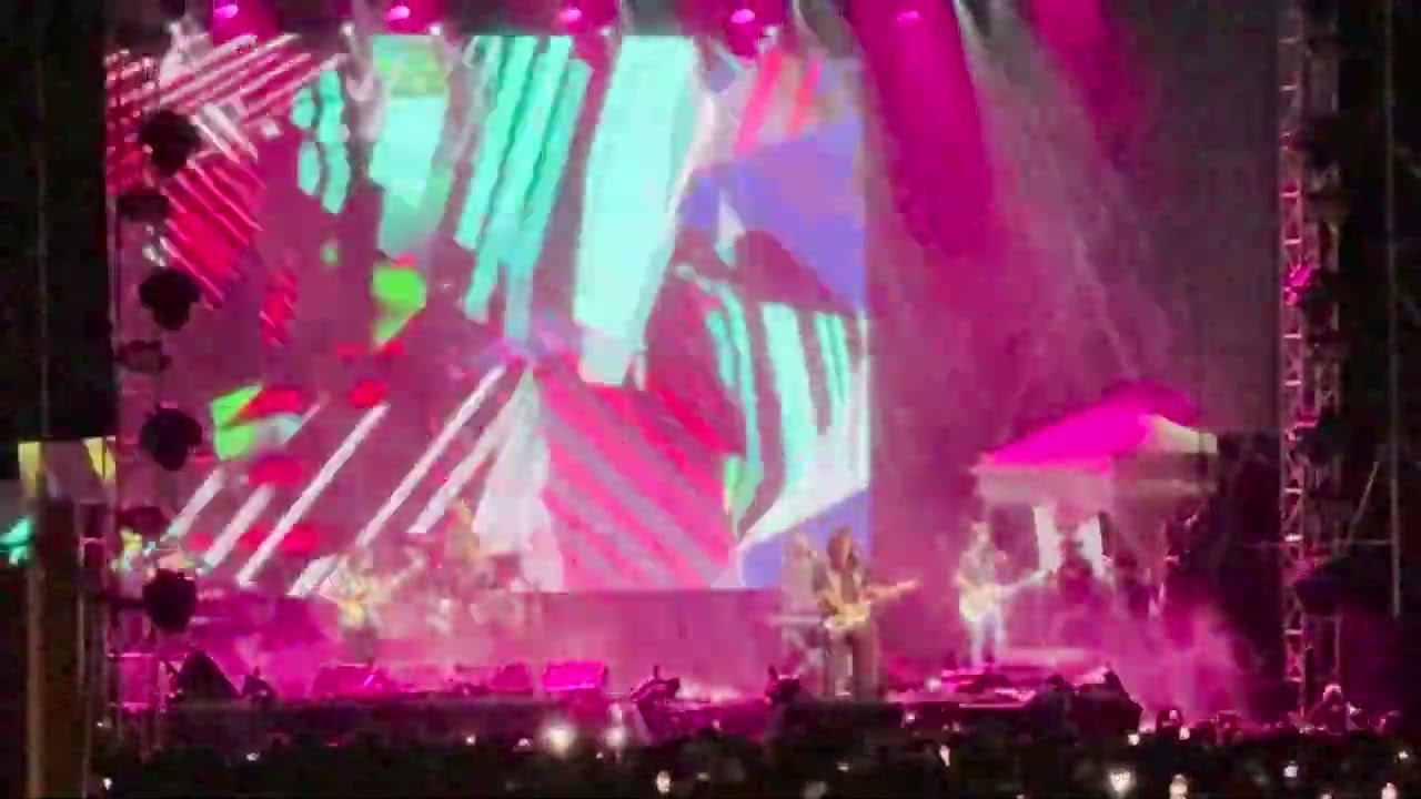 Hujan - Ahmoi Chantek | Futureland 2024