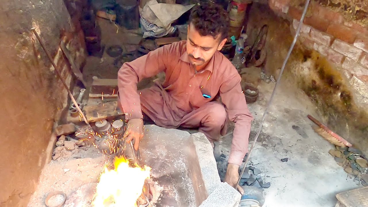 Traditional Sand Casting Technique - YouTube