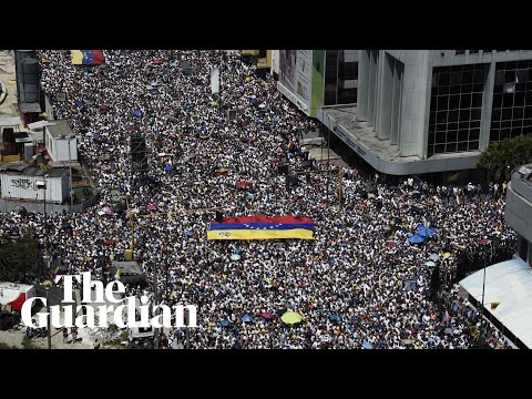 Tens of thousands protest in Venezuela to urge Nicolás Maduro to resign