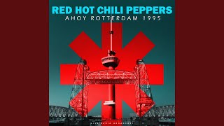 Video thumbnail of "Red Hot Chili Peppers - Walkabout (live)"