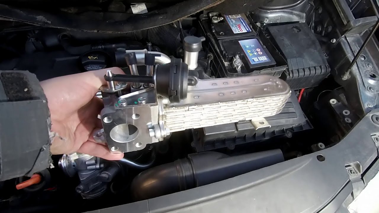 Volkswagen Touran 2.0 TDI 136ch AZV - Changement radiateur EGR