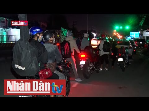 Video Hàng trăm lao động về quê buộc phải quay lại phòng trọ - youtube