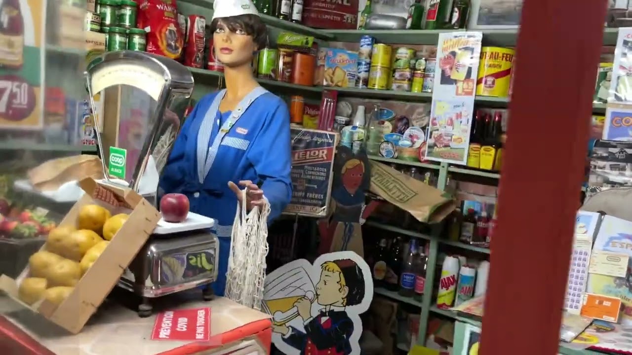 La Cour de Marie - Musée de la poupée Raynal et de la nostalgie à Hatten (67)