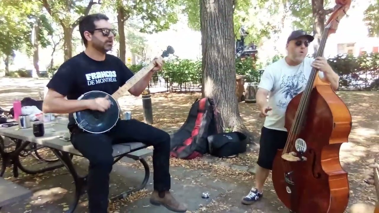 Still Charm - Mix Me Another Whiskey ( live in park St Henri)