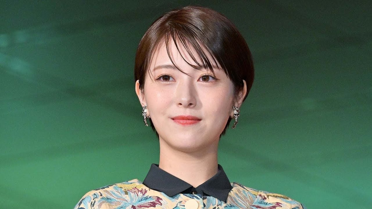 「お水も経口補水液も体が拒否」激ヤセが話題の浜辺美波、食あたりに心配の声続々　先輩の結婚も…26年も多忙