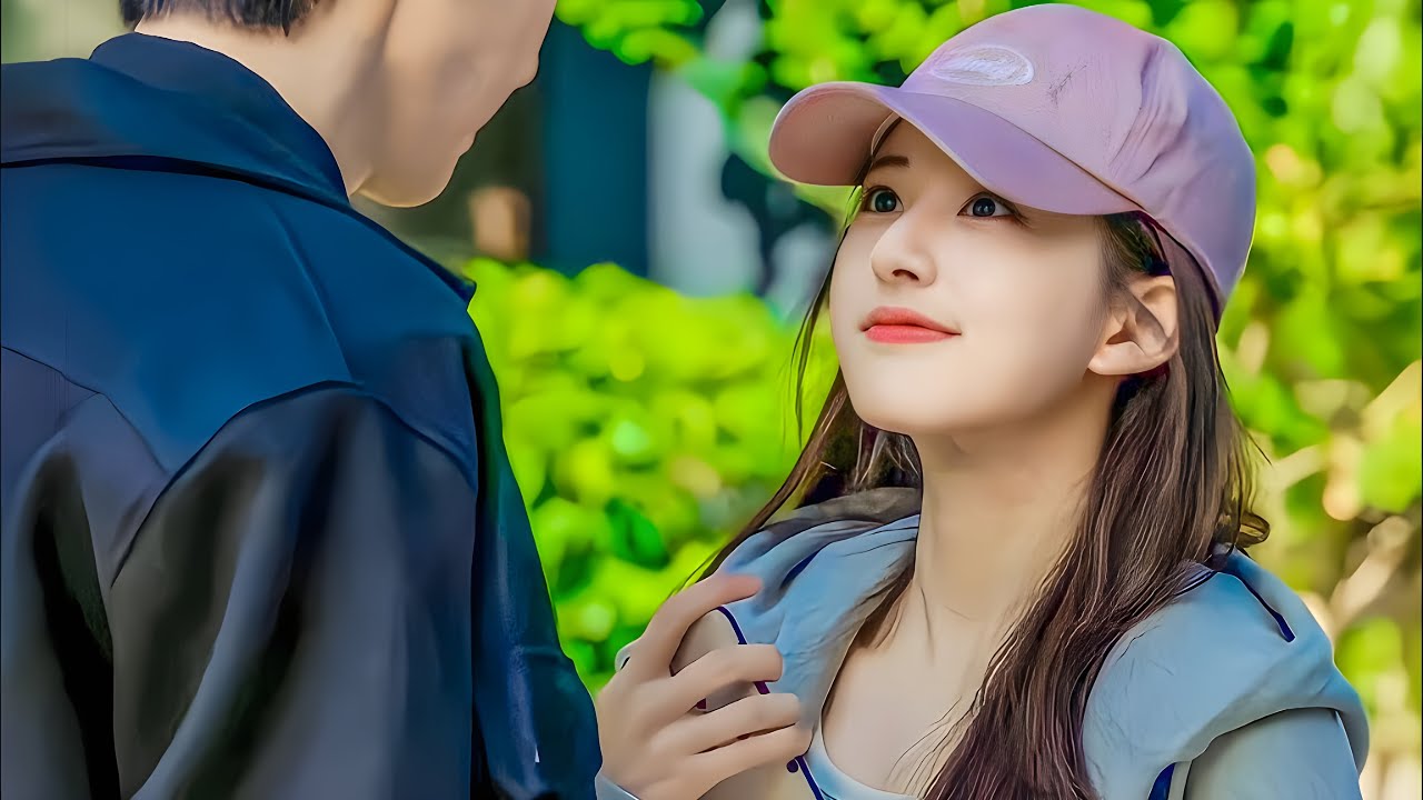 Она планирует соблазнить богатого дядю своего бывшего ради мести, но он неожиданно влюбляется в н...