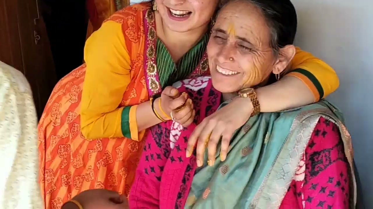 जय गांव भांजे की शादी में 
