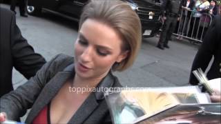 Faye Marsay - Signing Autographs at the 2014 Toronto International Film Festival