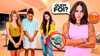 Tem Um Ladrão No Nosso Meio... Roubaram Meu Anel De Diamantes