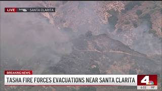Brush fire forces evacuations in Santa Clarita area
