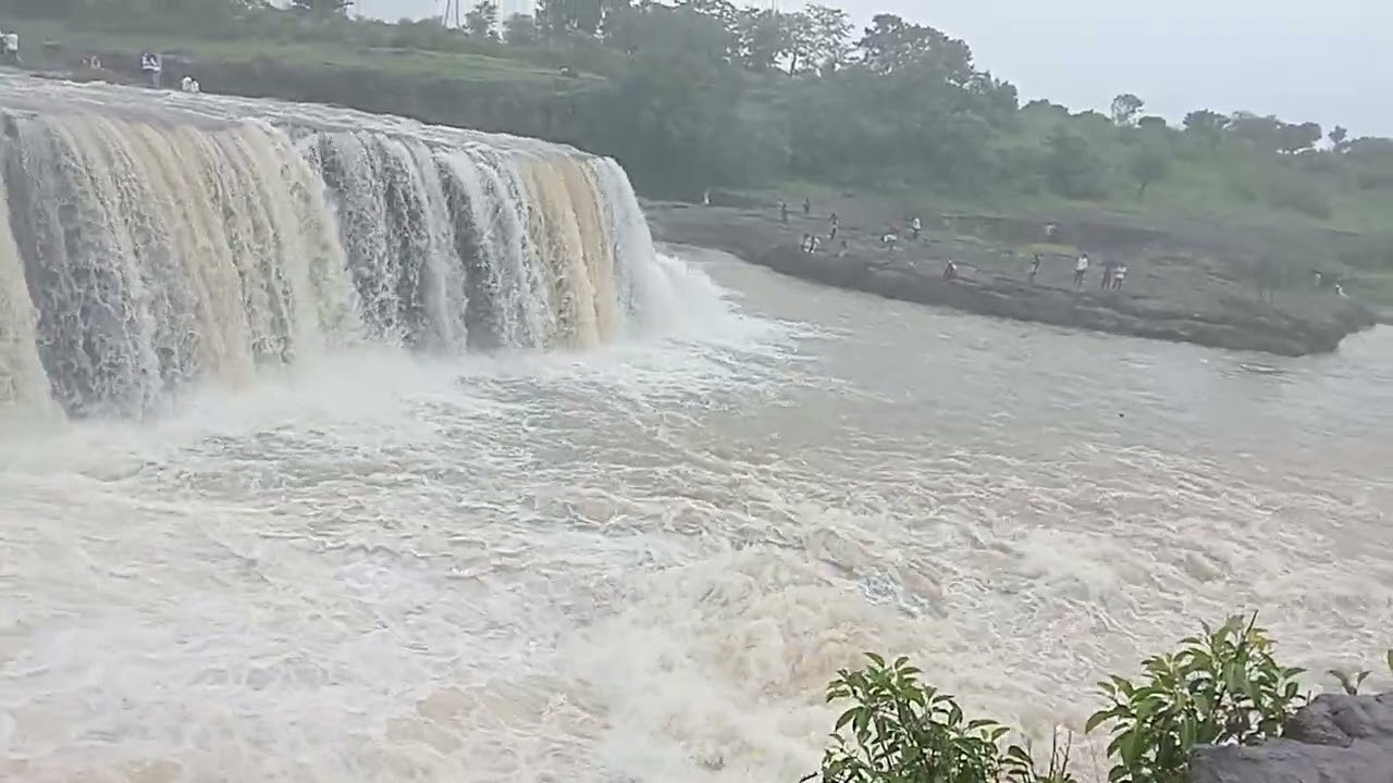 Heaven in Nashik? Someshwar Waterfall Vlog 🌊✨ | Monsoon Magic 2025" 