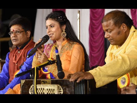 Yashomati Maiyya Se Bole Nand Lala | Sarrika Singh Live | Bhajans