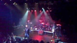 Skindred - Roots Rock Riot + Invincible (Live at 013, 17-2-2010)