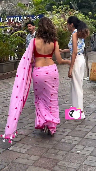Kriti Kharbanda hot look in red saree #kritikharbanda #kritikharbandastatus