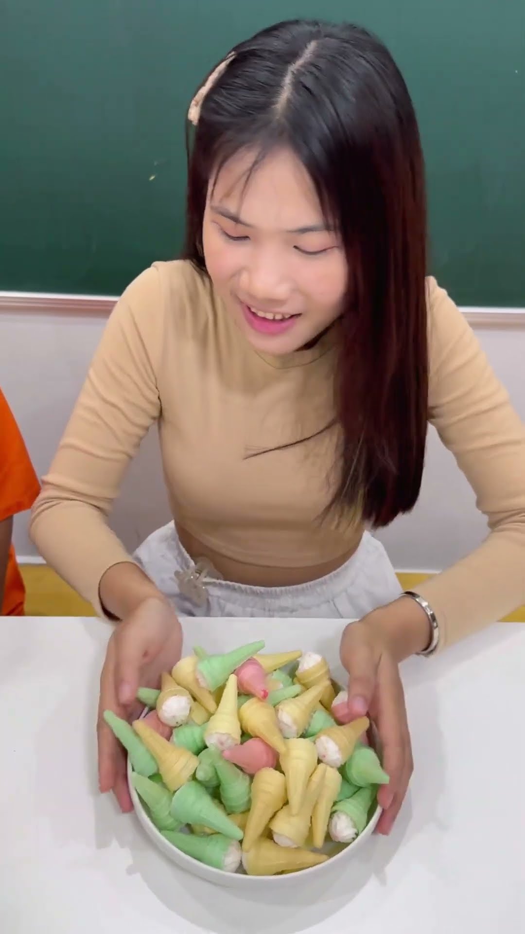 LNS - Người ông thiên vị người cháu gái ???‍? The grandfather was biased #shorts