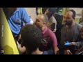 أمين شرطة يوقف سيارة اسعاف فى مدينة السباعية أمين شرطة يوقف سيارة اسعاف فى مدينة السباعية