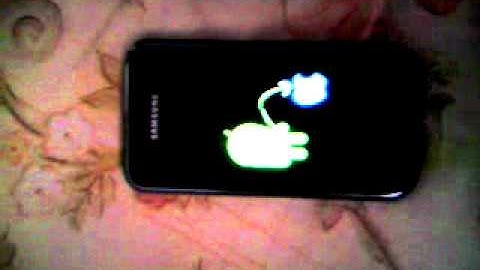 Android pissing on Apple boot animation on SGS