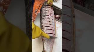 Lo hacemos así pára sazonarlo bien así le va a entrar bien el condimento 😋😋