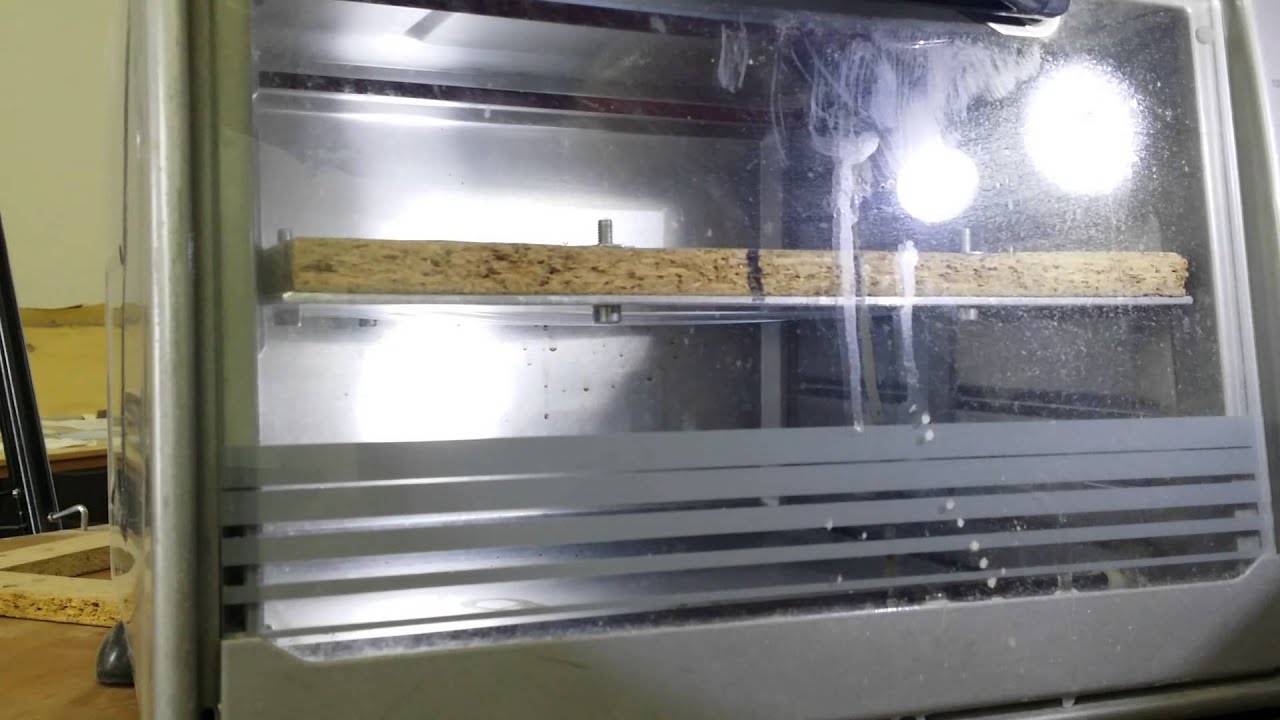 Tiefziehen einer Kabinenhaube / Vacuforming of a canopy