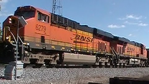 Train 736 Jackson, GA 10-20-11.mpg