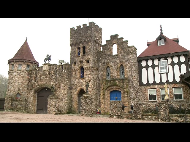 Castle Being Built In Missouri See Inside Mysterious Missouri Castle
