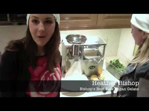 Watch Cold Press Juicer Make Green Juice For Juice...