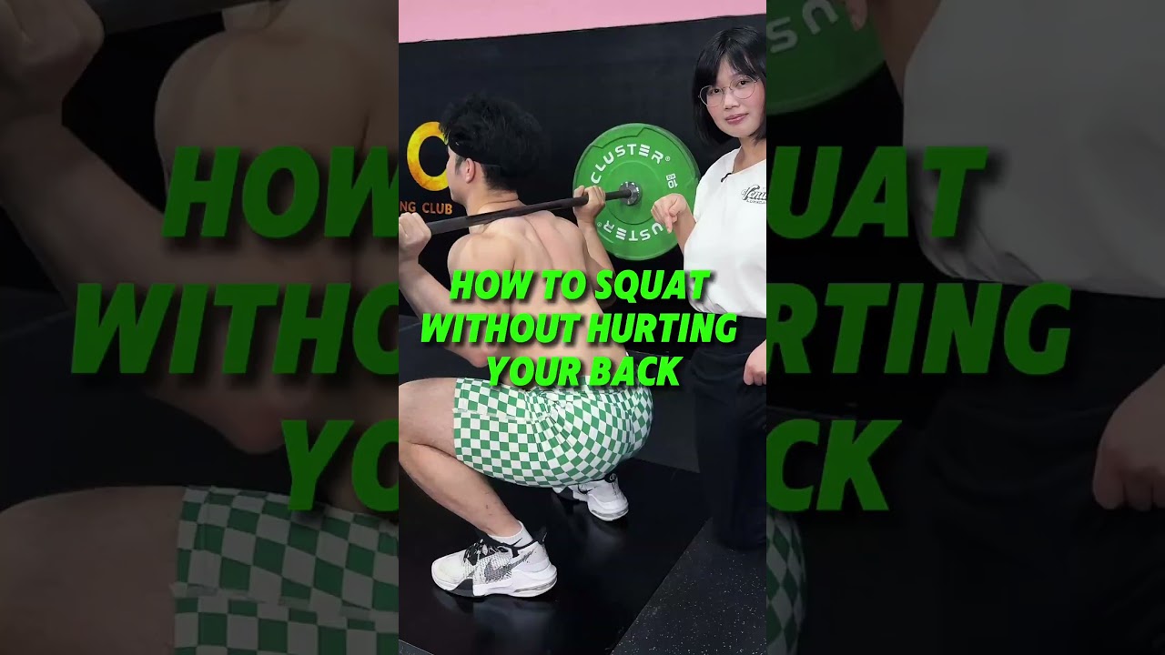 Начинают приседания, выгибая спину?🤔 