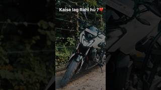 Kaisi Lag Rahi Hu? Foursquads Dekho Na Dekho Na Song