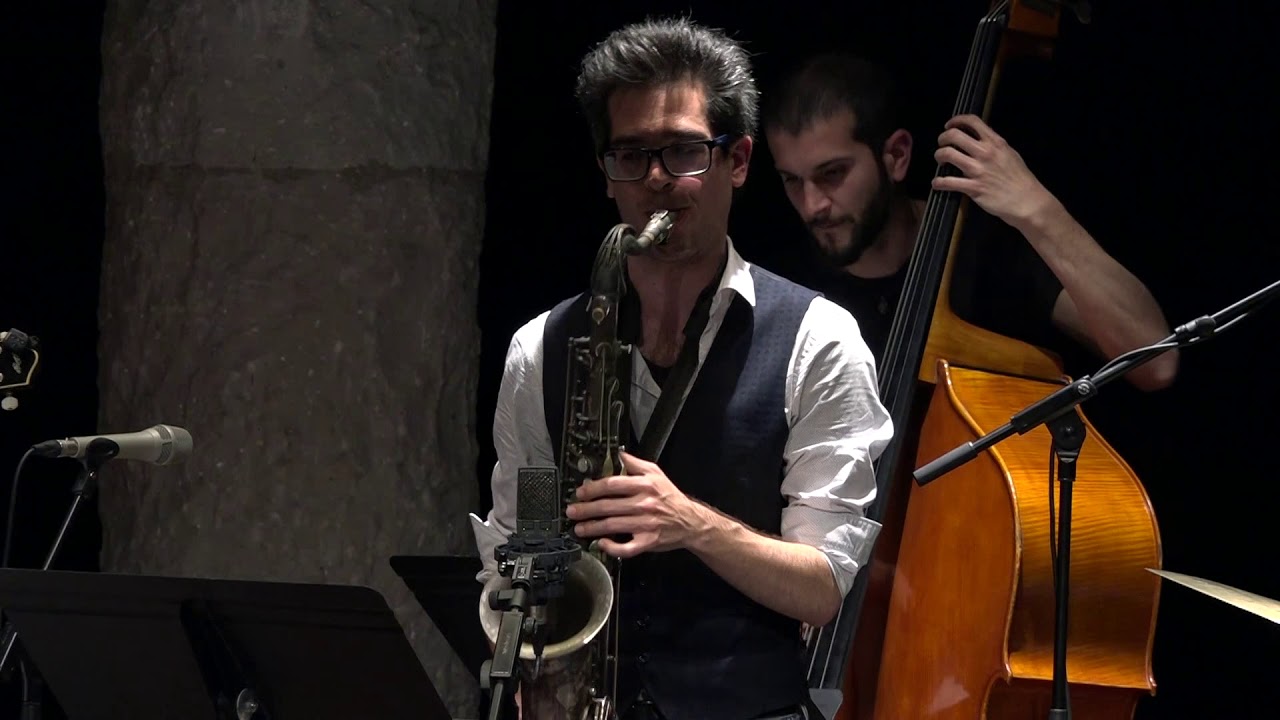 jazz roster ESMUC: Apadrina un piano amb Néstor Giménez
