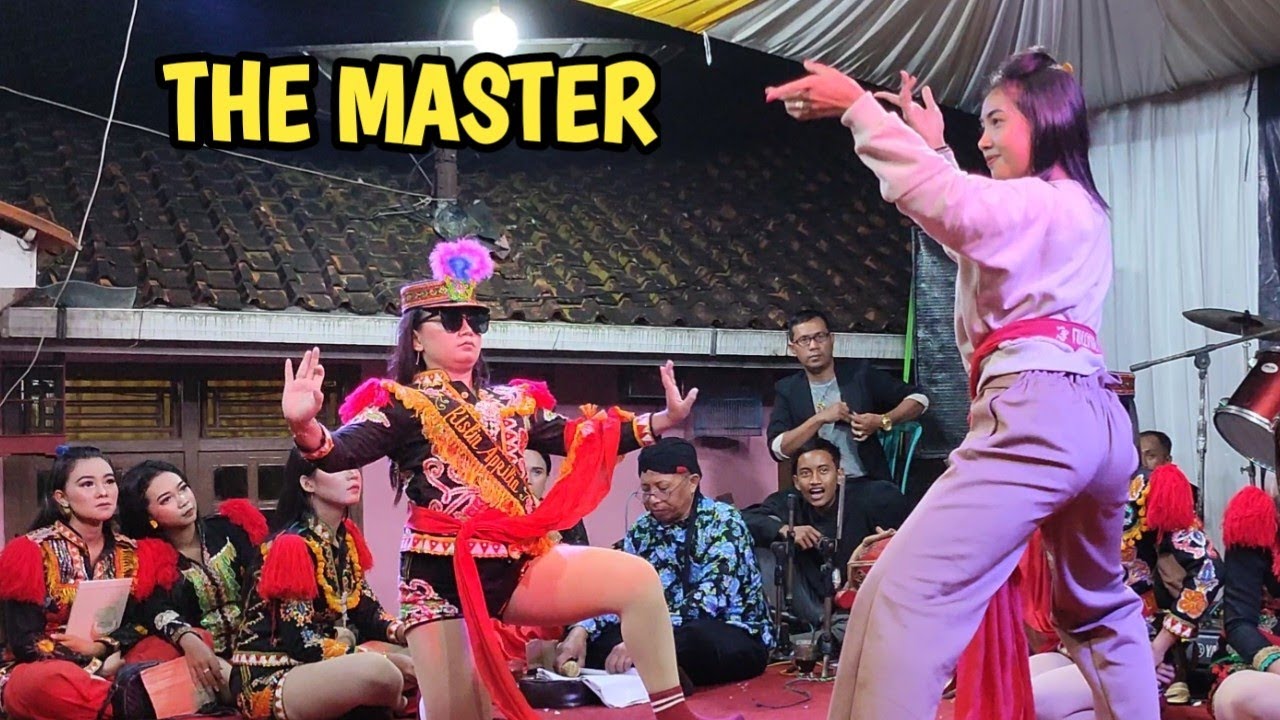 RADEN UMAR MOYO - Awalnya Gak Mau, Akhirnya Bikin Penonton Kagum