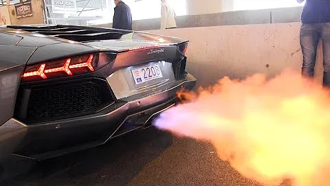 Che motore monta Lamborghini Aventador?