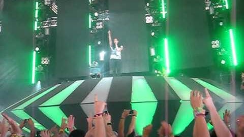 Steve Aoki - Warp 1.9 at Ultra Music Festival 2011 (Day 1)