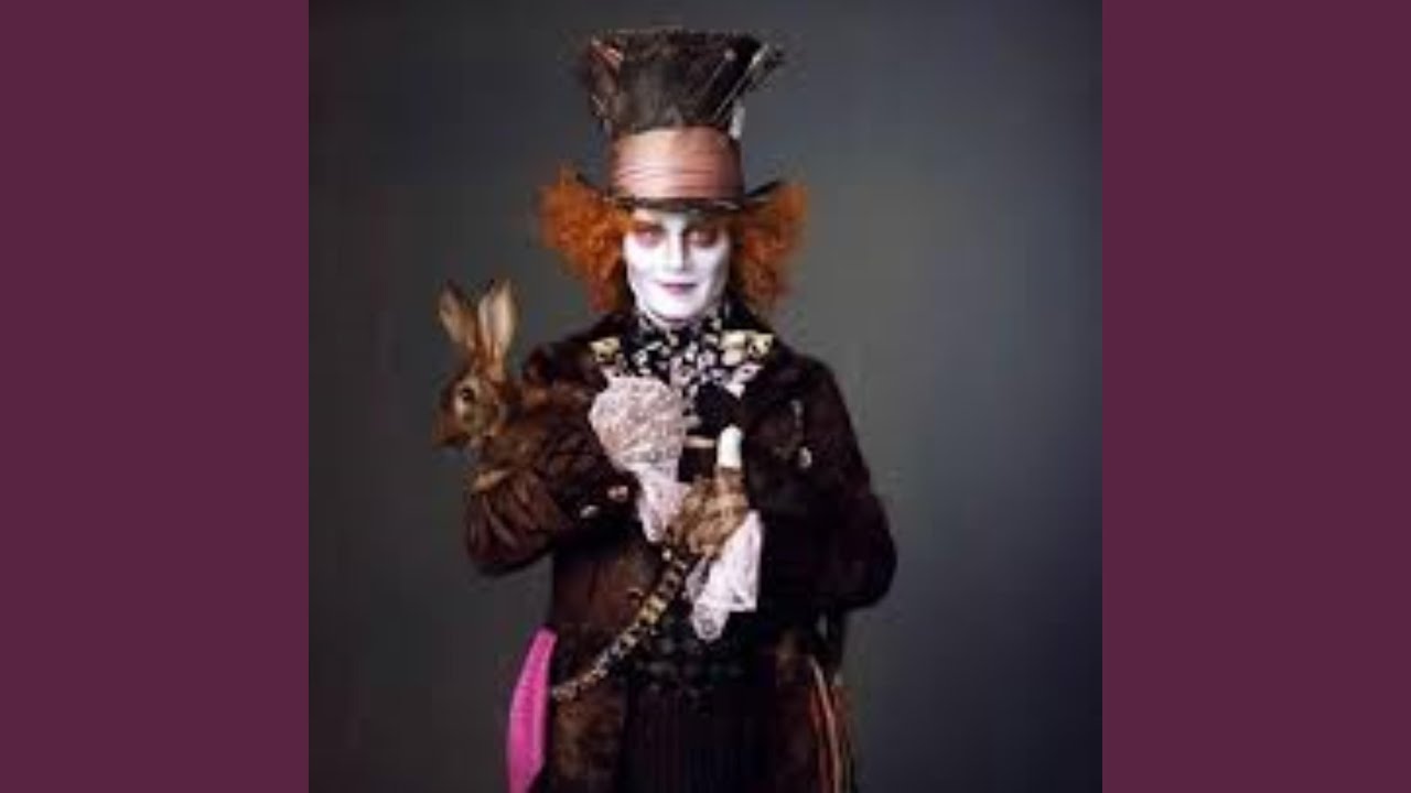 Perchè un corvo assomiglia ad una scrivania? (feat. Kk_bunny) - YouTube