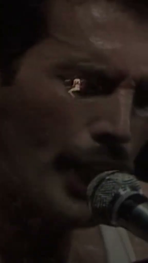 When he can play piano AND sing ?? Play The Game, live at Milton Keynes Bowl, 1982 #queen #shorts