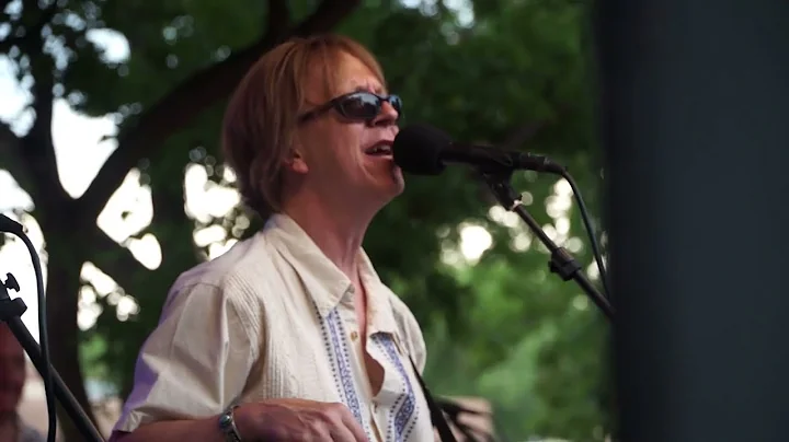 Ron Crowder Band perform Hanging On The Line on th...