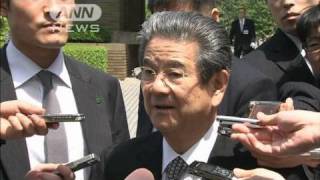普天間問題で鳩山総理が北沢防衛大臣と意見交換（10/05/03）