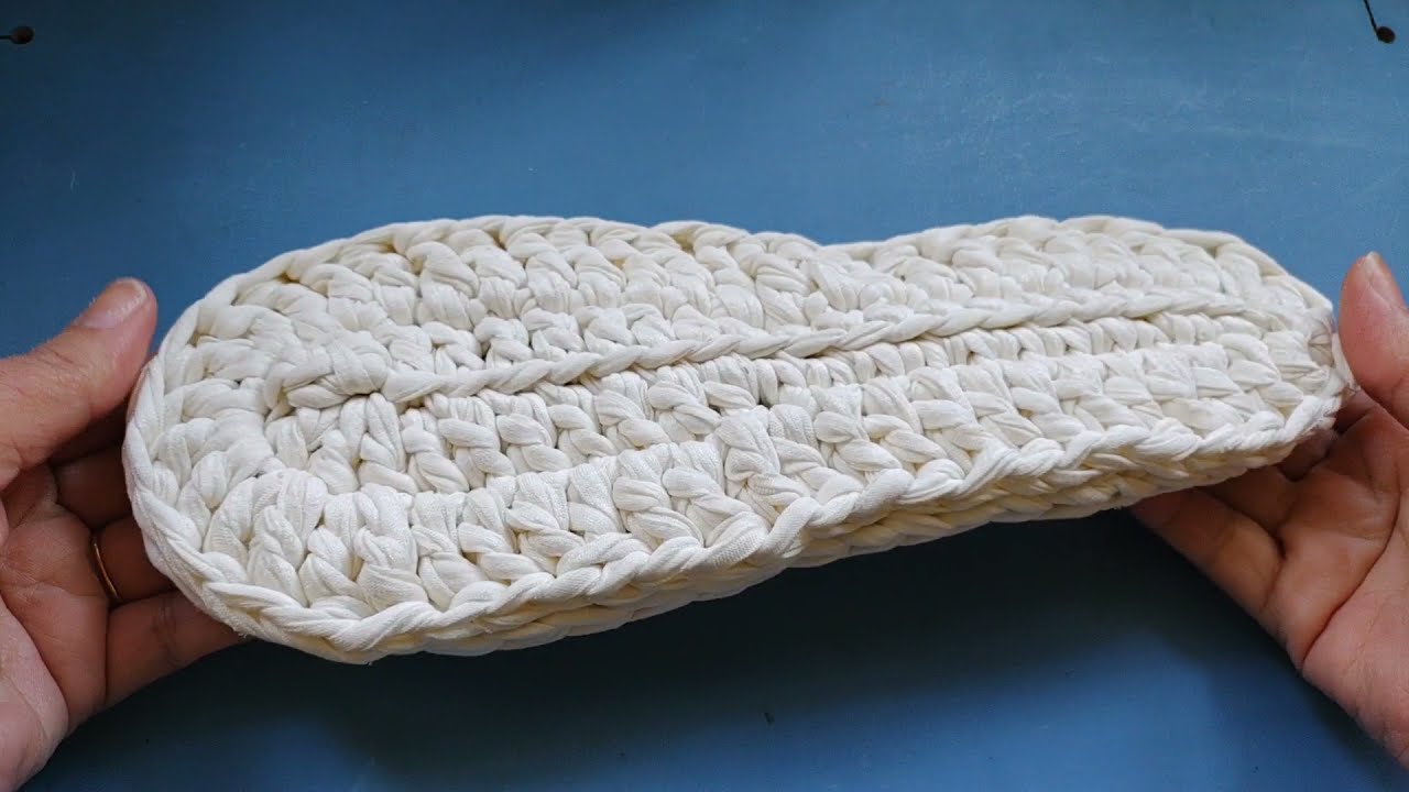 solado de crochê em fio de malha .