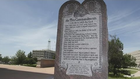 The Ten Commandments to be displayed in Louisiana classrooms under new law | 3 Things to Know