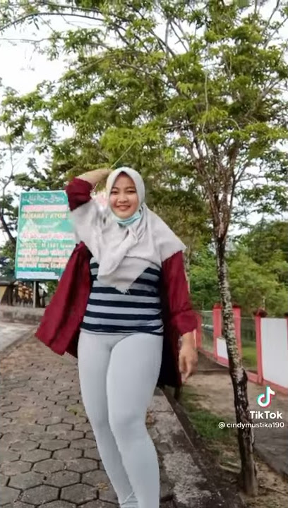 cewek_celana_Strit putih|| #celana #legging ketat apem tembem#videoshorts