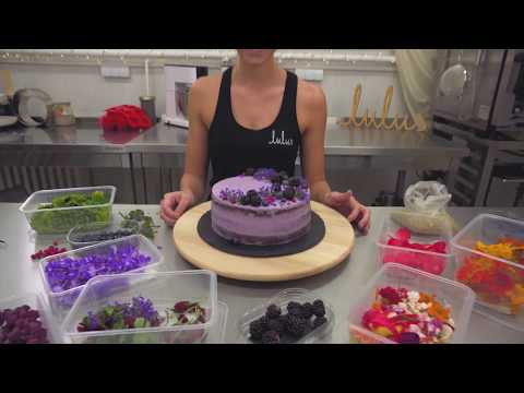 Video: Ako Krásne Zdobiť Tortu S Jahodami