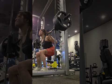 머신 스쿼트바벨 <strong>100kg</strong>~~