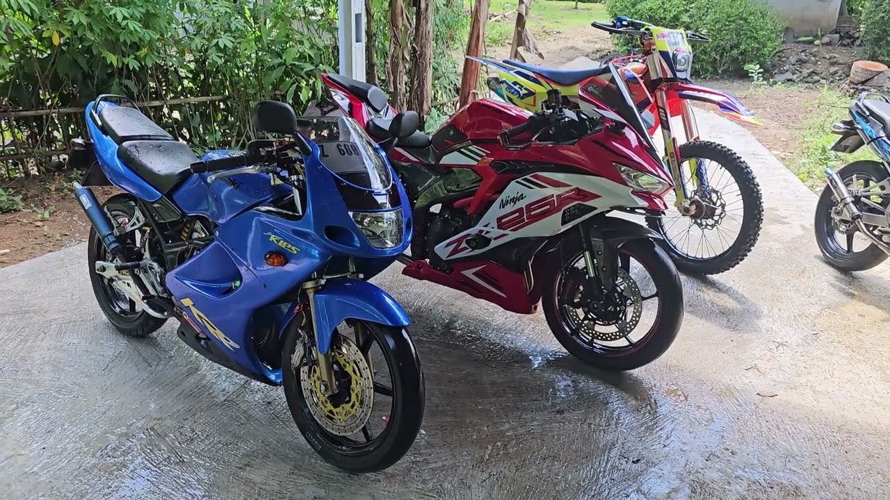 ZX 150RR VS ZX 250 R - YouTube