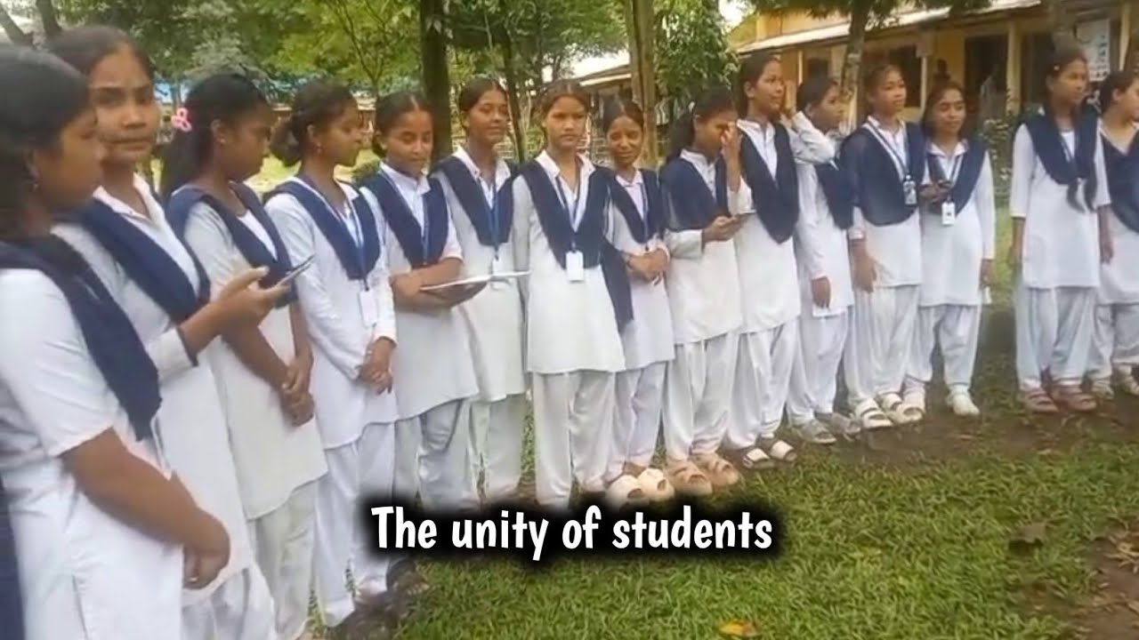 Singing with all the student!! the unity of Students life - YouTube